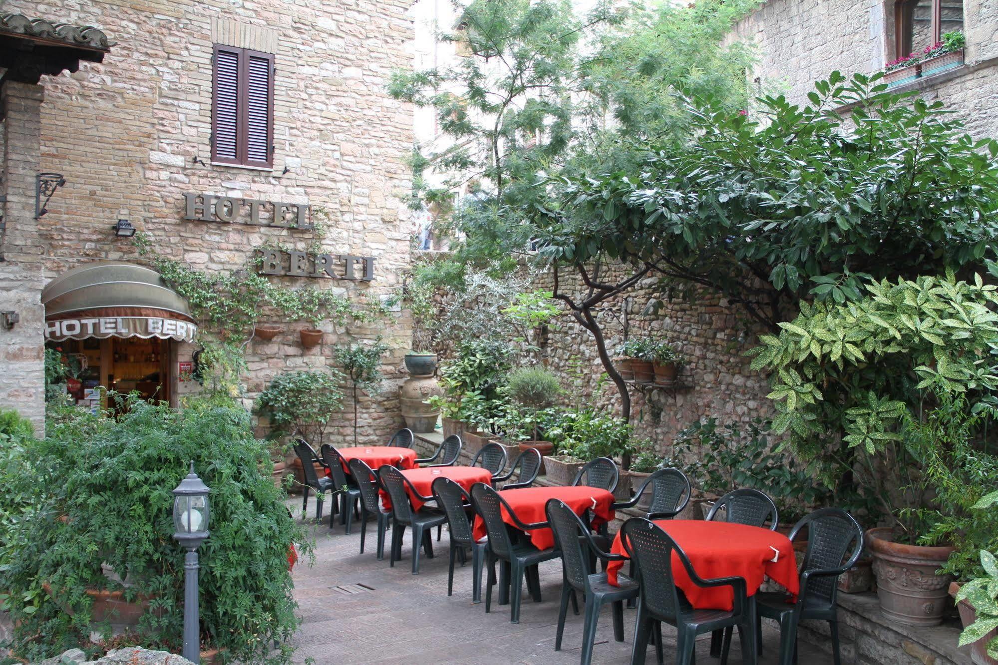 Hotel Berti Assisi Exterior foto